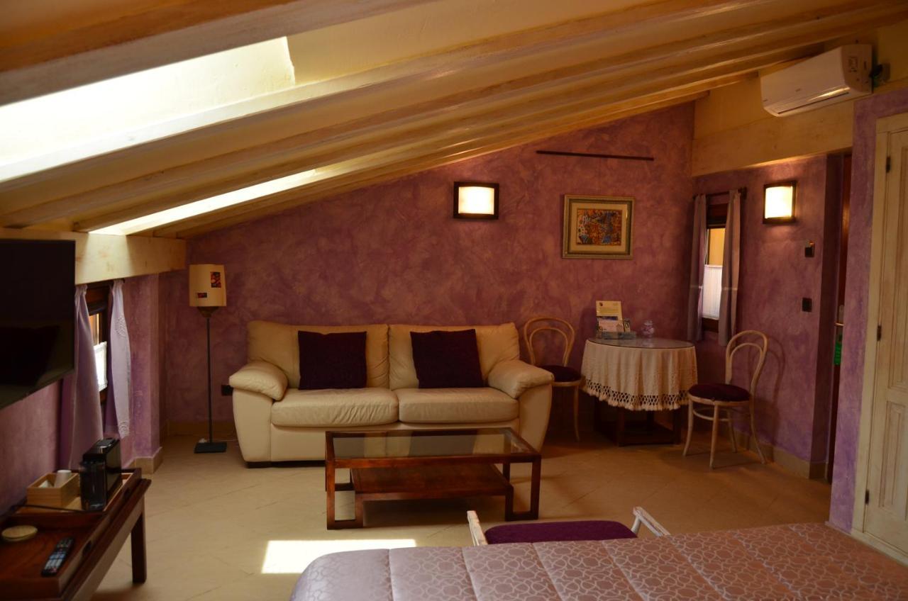 Hotel La Beltraneja بويتراغو ديل لوزويا المظهر الخارجي الصورة